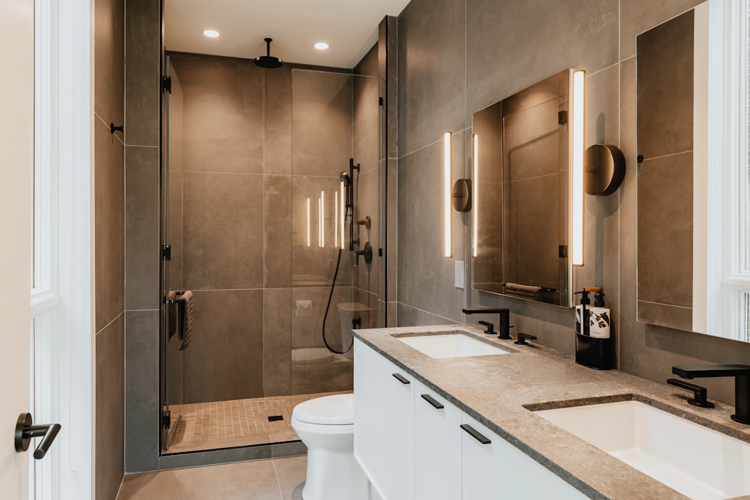 douche avec des traces