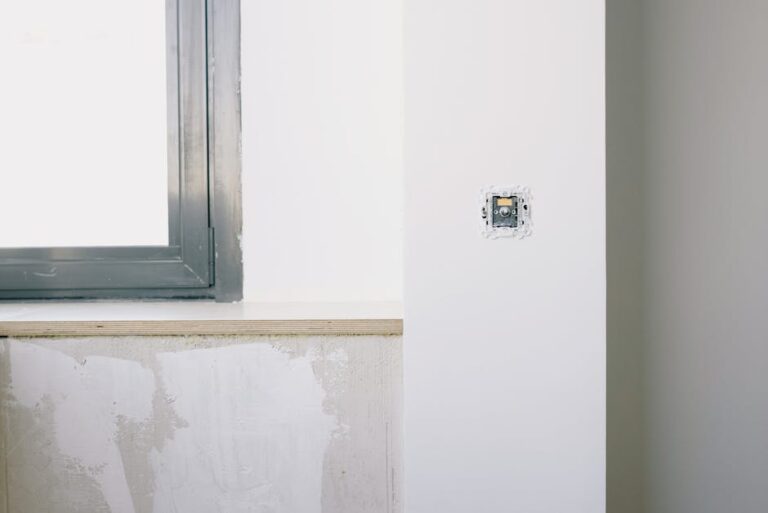 trou dans un mur en placo