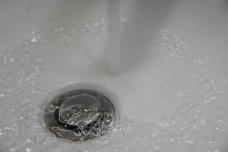 Odeur d'Égout dans la Salle de Bain