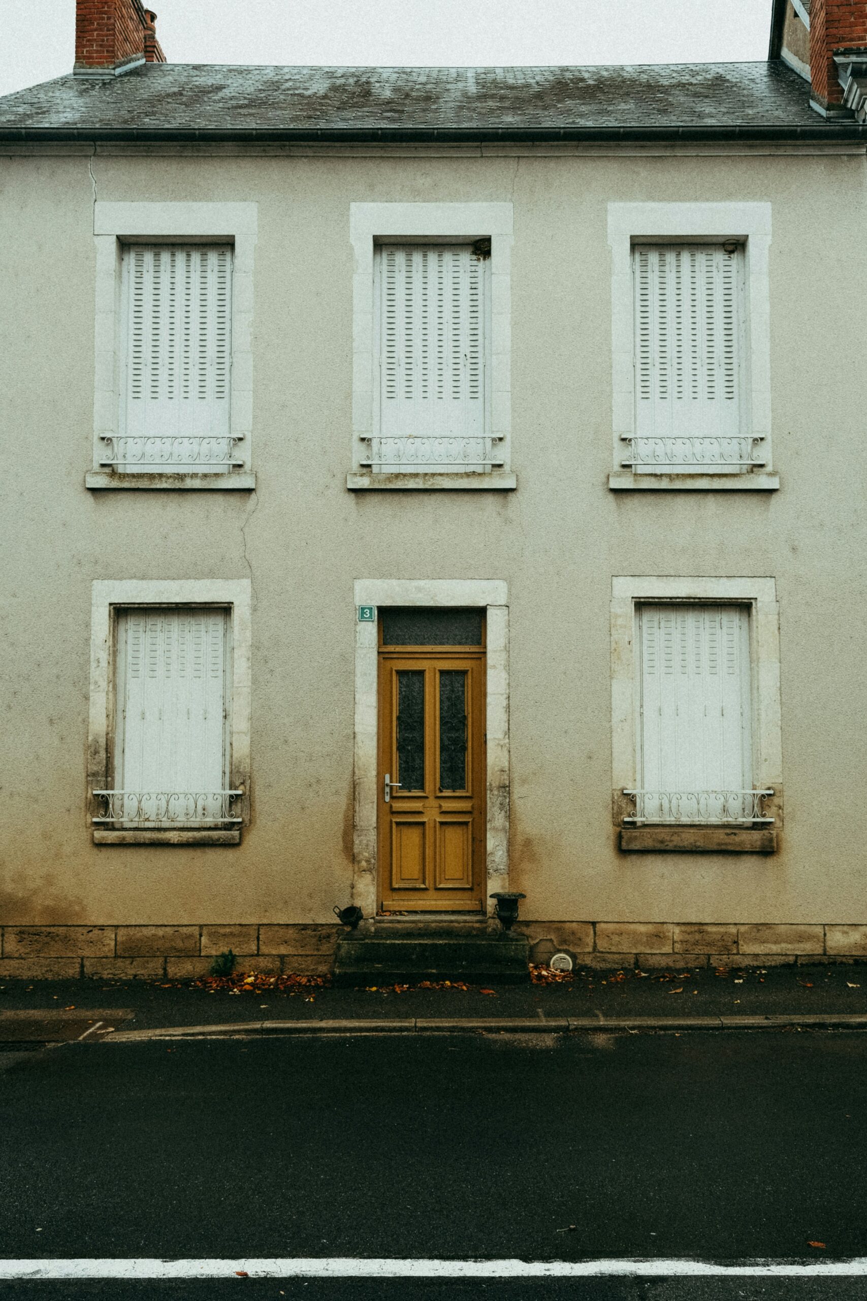 Humidité ascensionnelle dans une maison ancienne : ce que les pros font vraiment