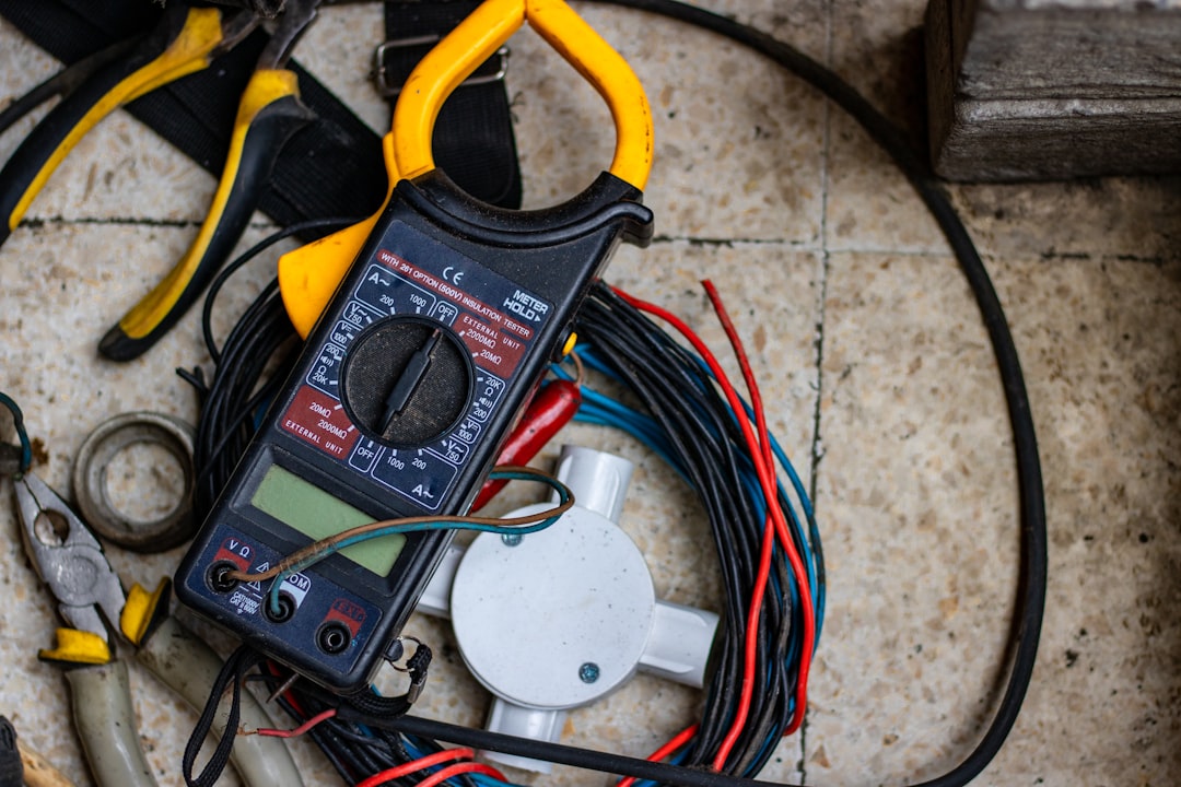 wire stripper electrician