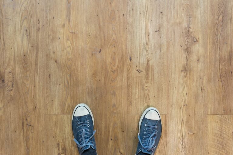 Poser un parquet flottant soi-même : le guide étape par étape
