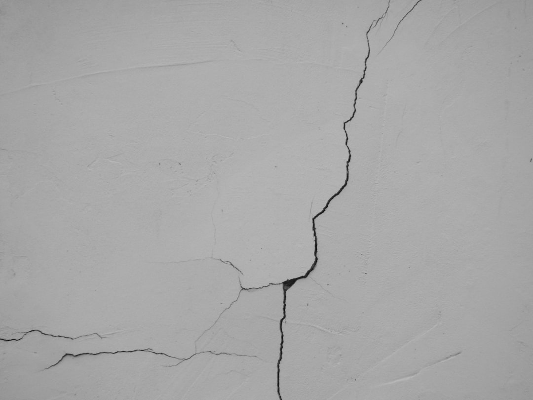 wall crack diagnosis
