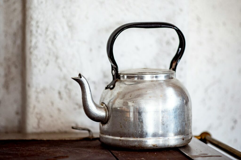 Détartrer une bouilloire au vinaigre blanc : la méthode complète, étape par étape