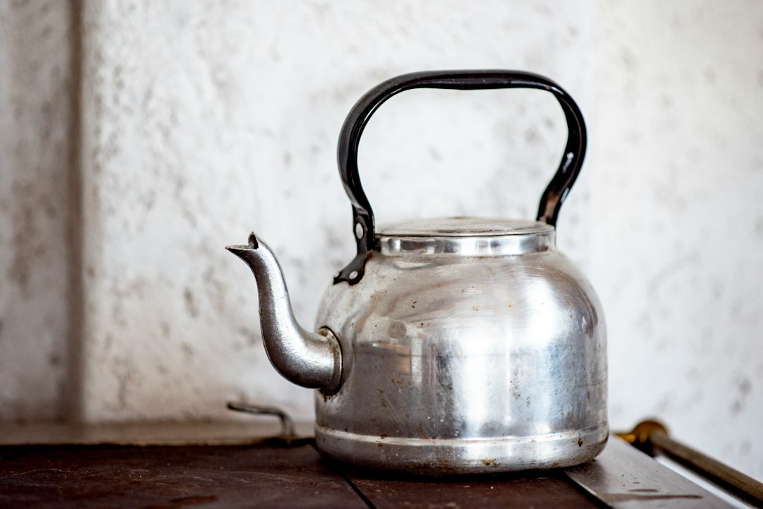 Détartrer une bouilloire au vinaigre blanc : la méthode complète, étape par étape